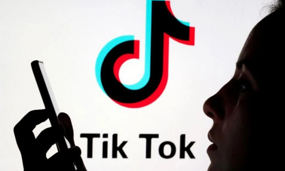 Ιταλία - TikTok: Viral έγινε 22χρονη όταν της πρότειναν δουλειά με 280 ευρώ το μήνα